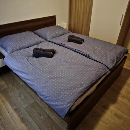 Apartment Apartman C. 27 Vsemina
